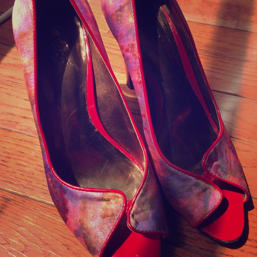 Red heels. Red shoes. Carlos by Carlos Santana